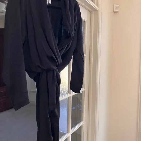 Chic Black Women's Jumpsuit - Picture 2 of 5